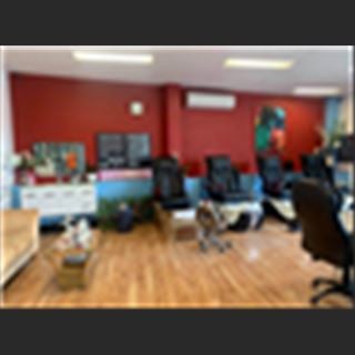 Shop Nails and Beauty vùng Newcastle cần sang gấp